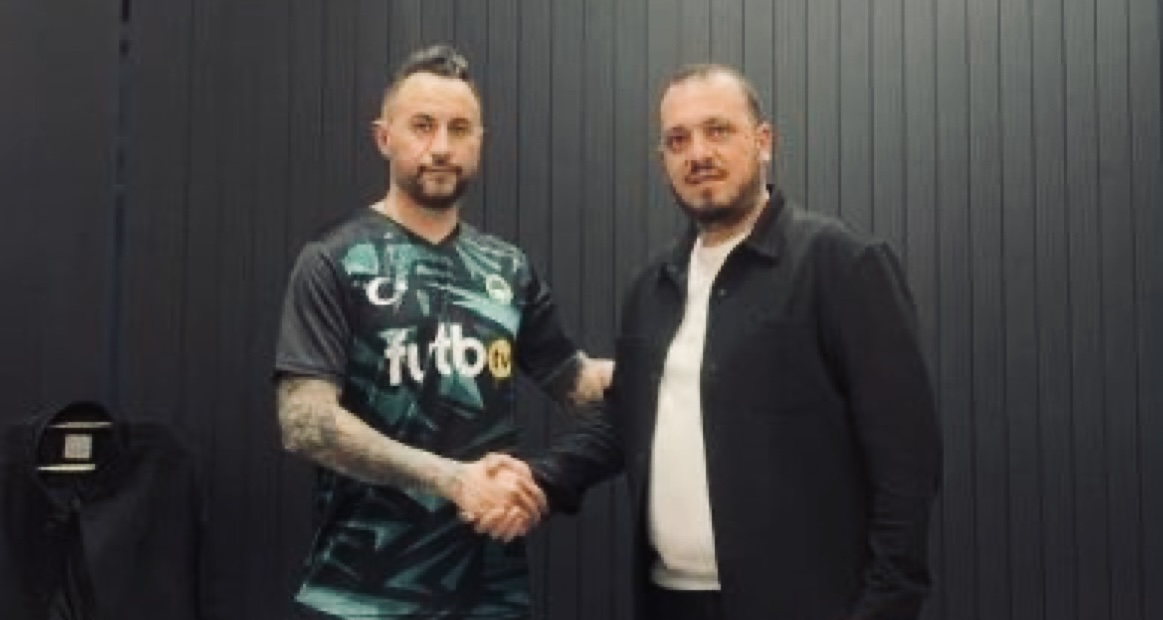 Ozan İpek futbolcu- antrenör oldu