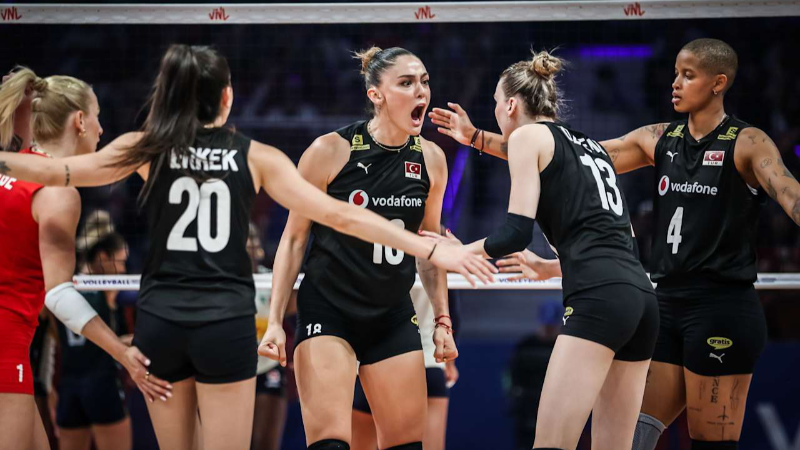 Filenin Sultanları, Polonya'ya gitti