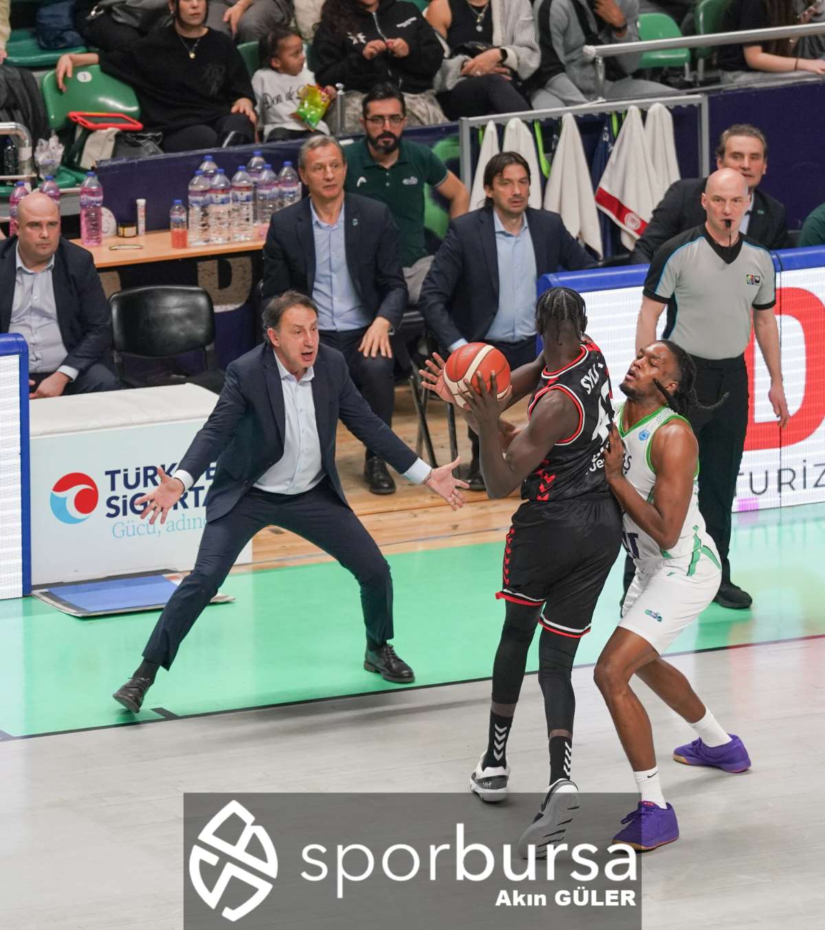 TOFAŞ - SURNE BİLBAO BASKET MAÇ FOTOĞRAFLARI