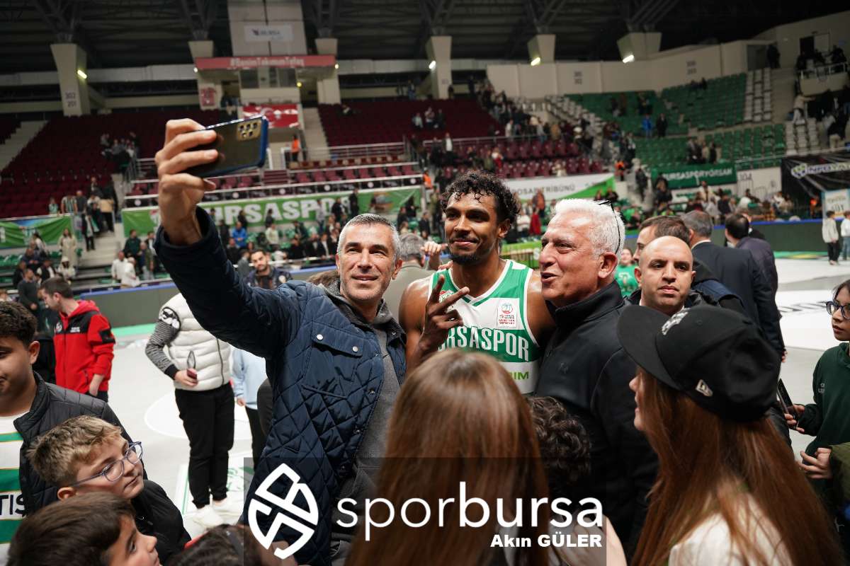 POTADA BURSA DERBİSİNDE BURSASPOR YÖRSAN TOFAŞ'I 98-93 MAĞLUP ETTİ