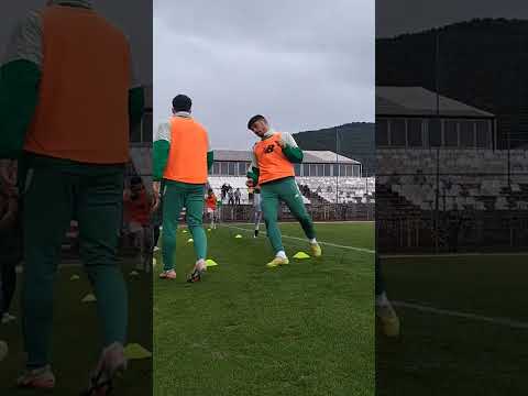 Bursasporlu yedekler ısınıyor.. 🐊 #sporbursatr #bursaspor