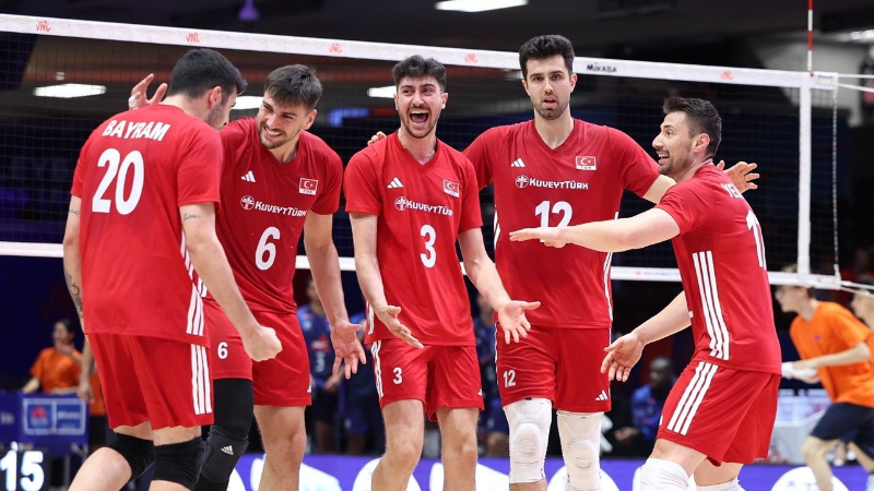Efeler, olimpiyat şampiyonunu ezdi geçti!