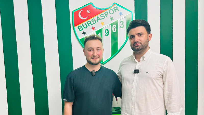 Enes Çelik sözünü tuttu, Bursaspor Odası'nı ziyaret etti