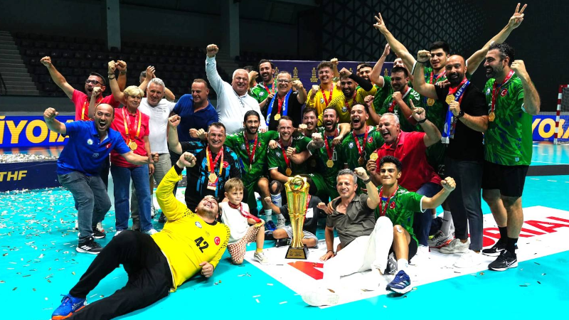 Nilüfer Belediyespor’da baş döndürücü transfer trafiği!