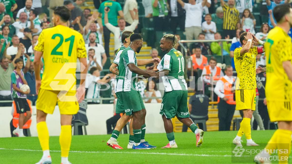 BURSASPOR -  ESENLER EROKSPOR MAÇ FOTOĞRAFLARI