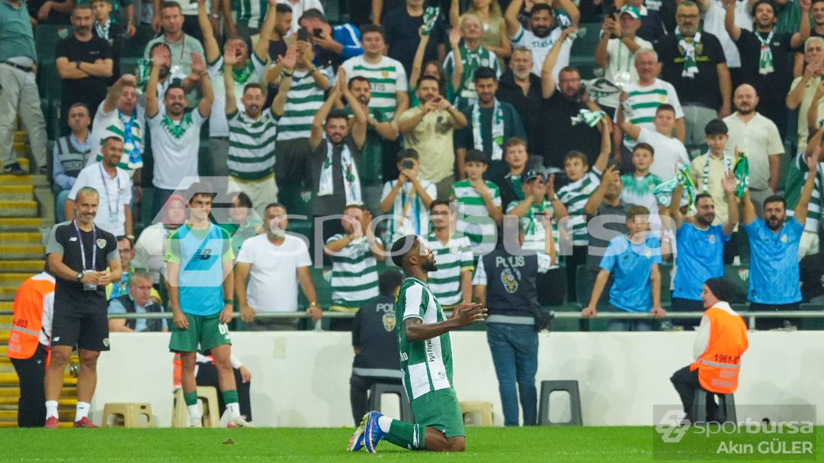 BURSASPOR -  ESENLER EROKSPOR MAÇ FOTOĞRAFLARI