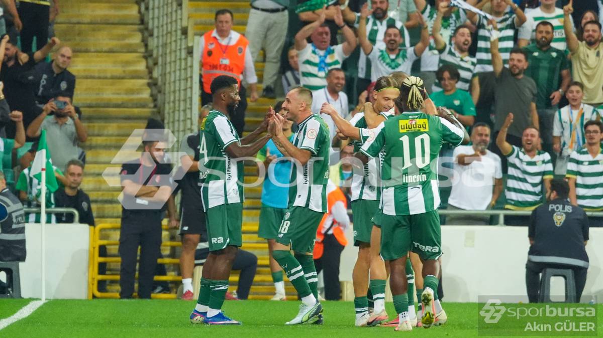 BURSASPOR -  ESENLER EROKSPOR MAÇ FOTOĞRAFLARI