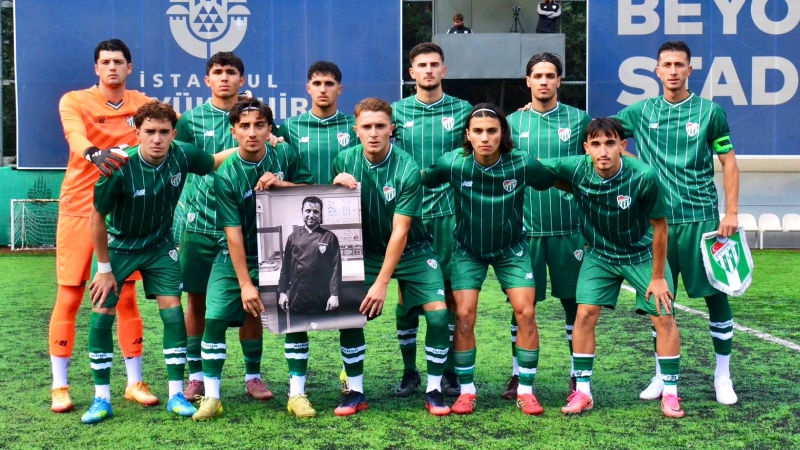 Bursaspor U19’dan Ramazan Korkmaz’a vefa örneği!