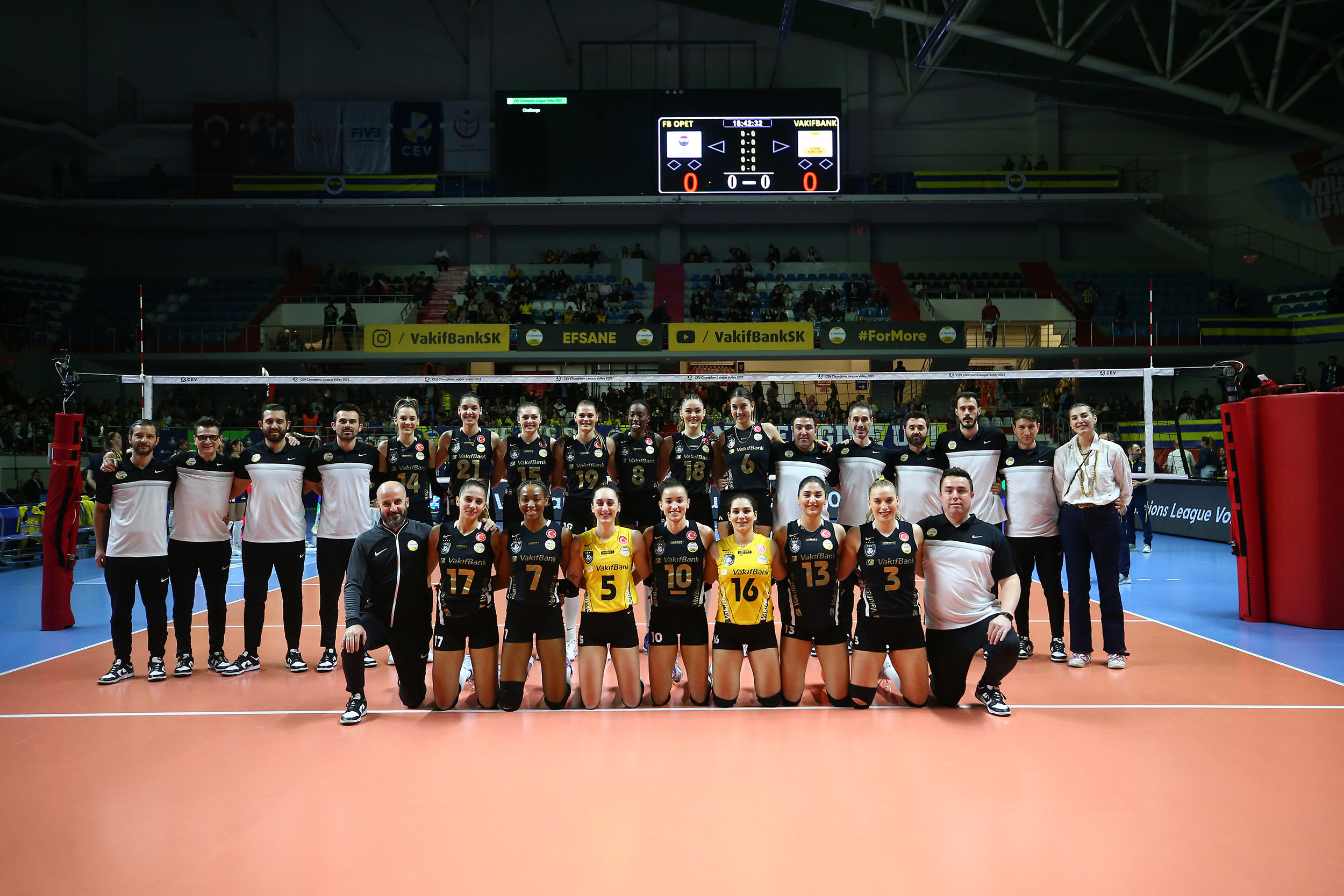 VakıfBank finalde!