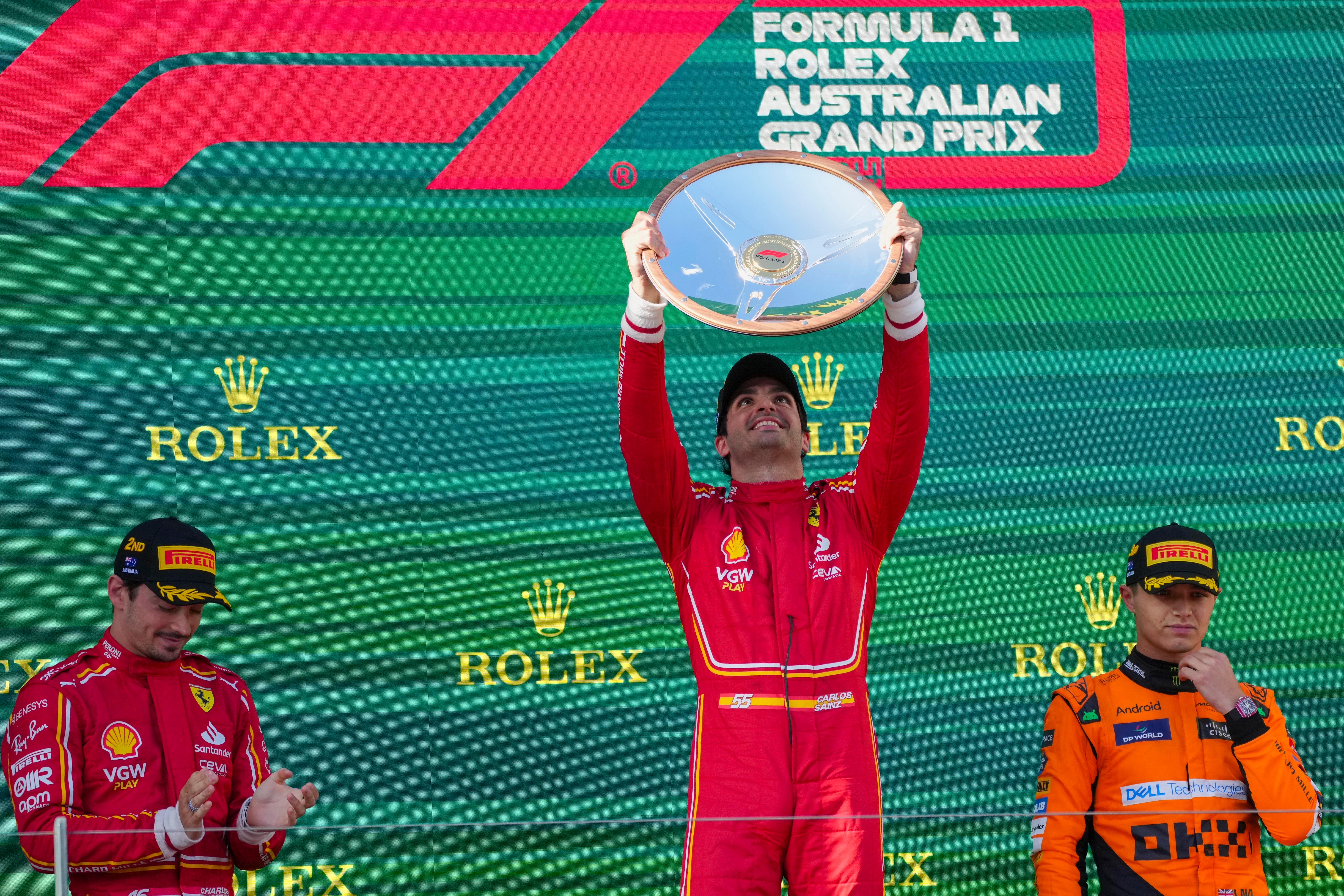 F1 Avustralya Grand Prix'sinde kazanan Carlos Sainz