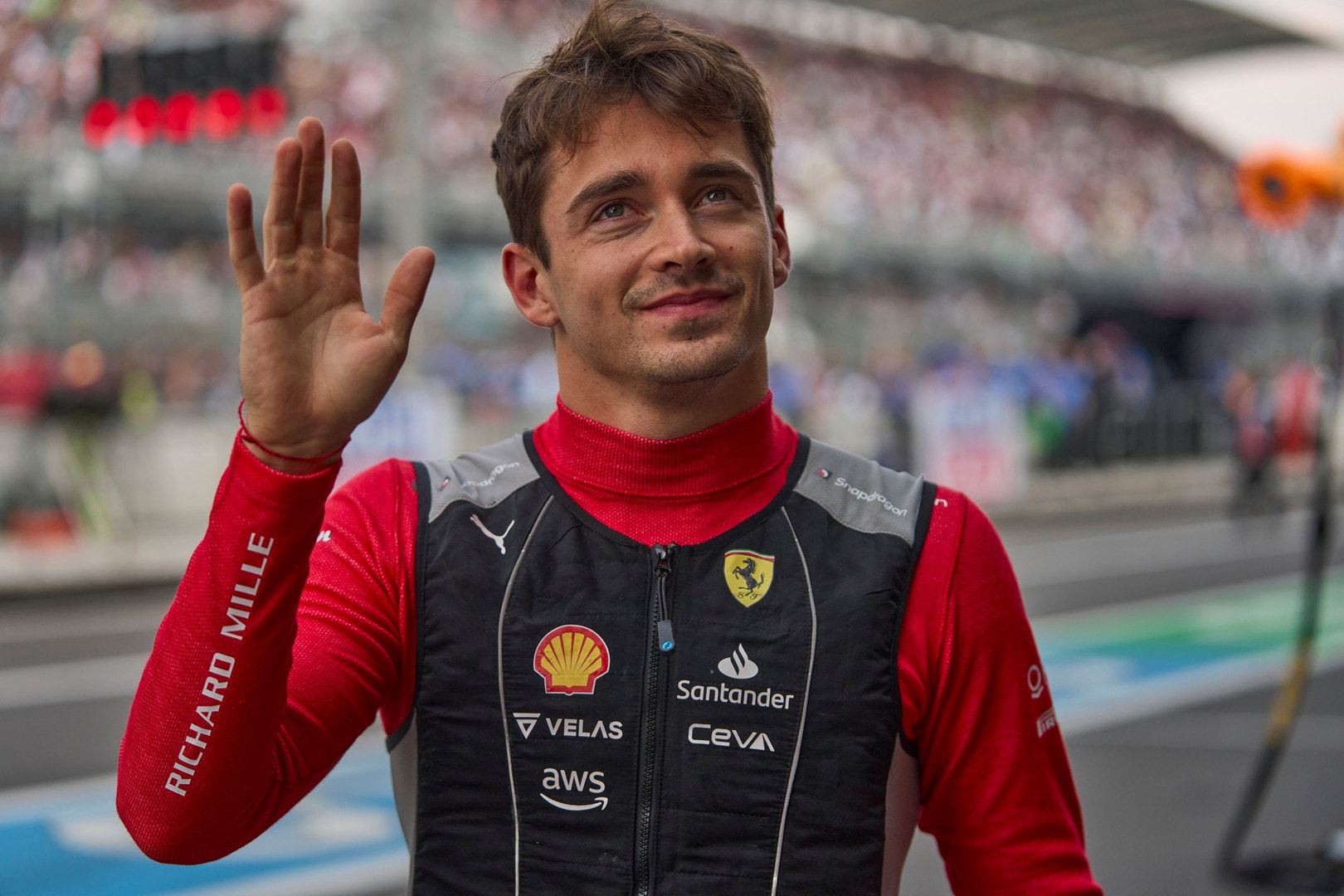 Leclerc Monako'da açık ara favori