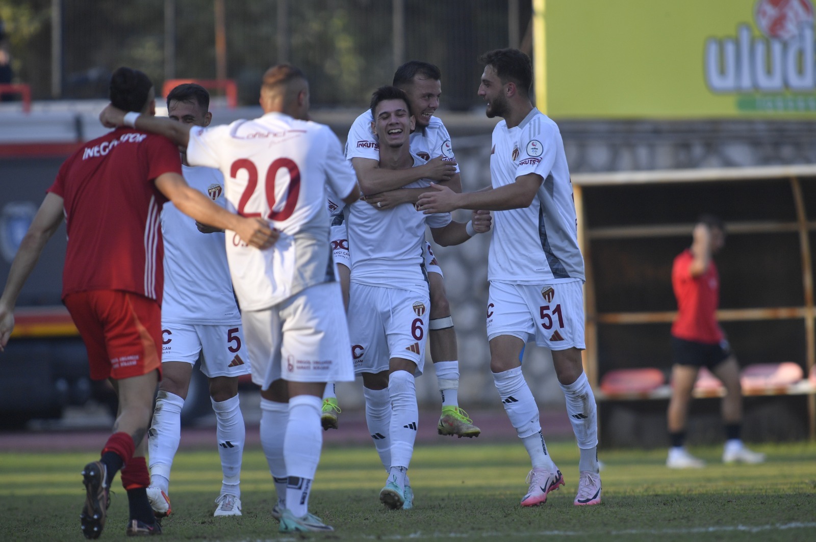 İnegölspor'dan altın vuruş!