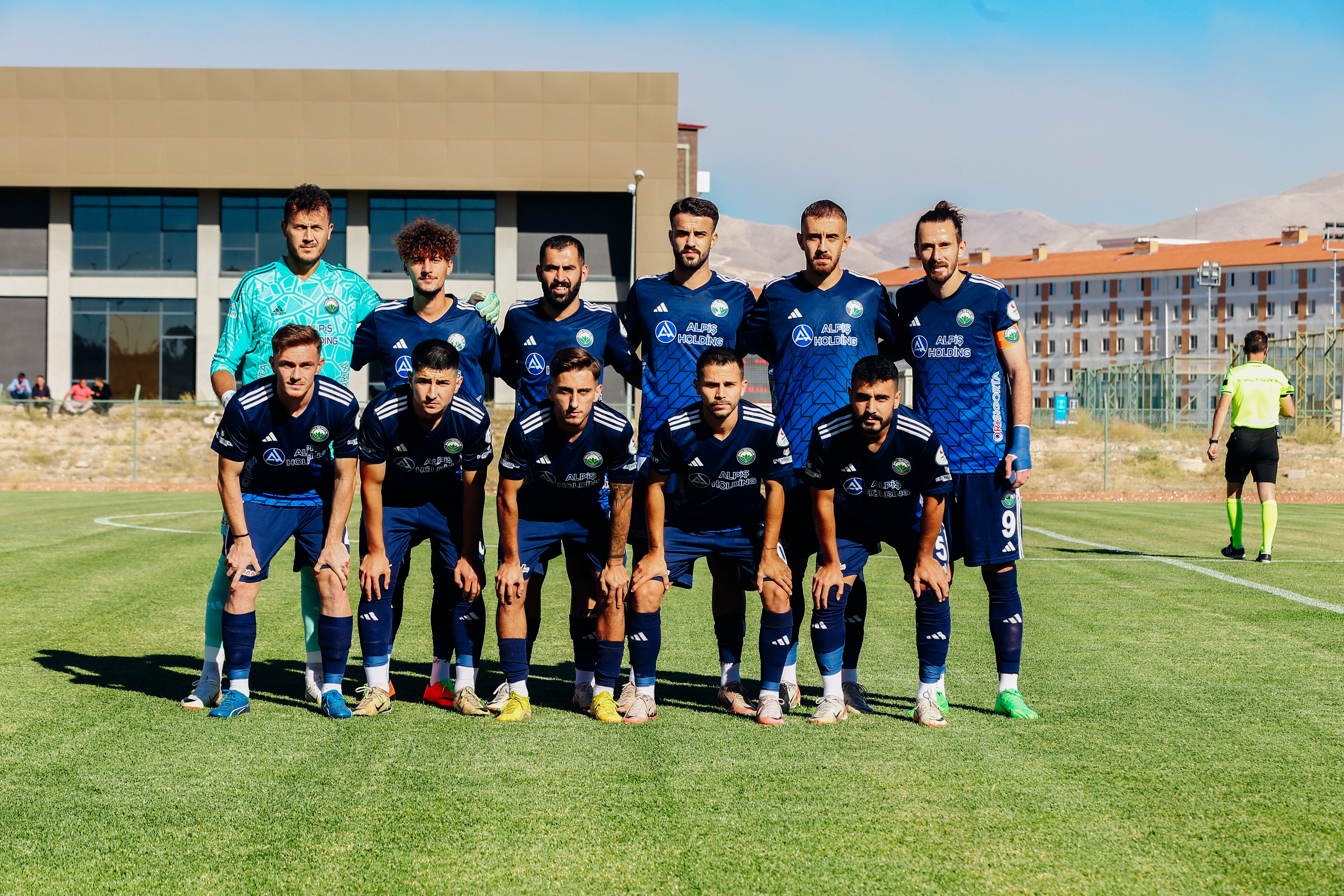 Bursa Nilüfer FK, Niğde'ye patladı!