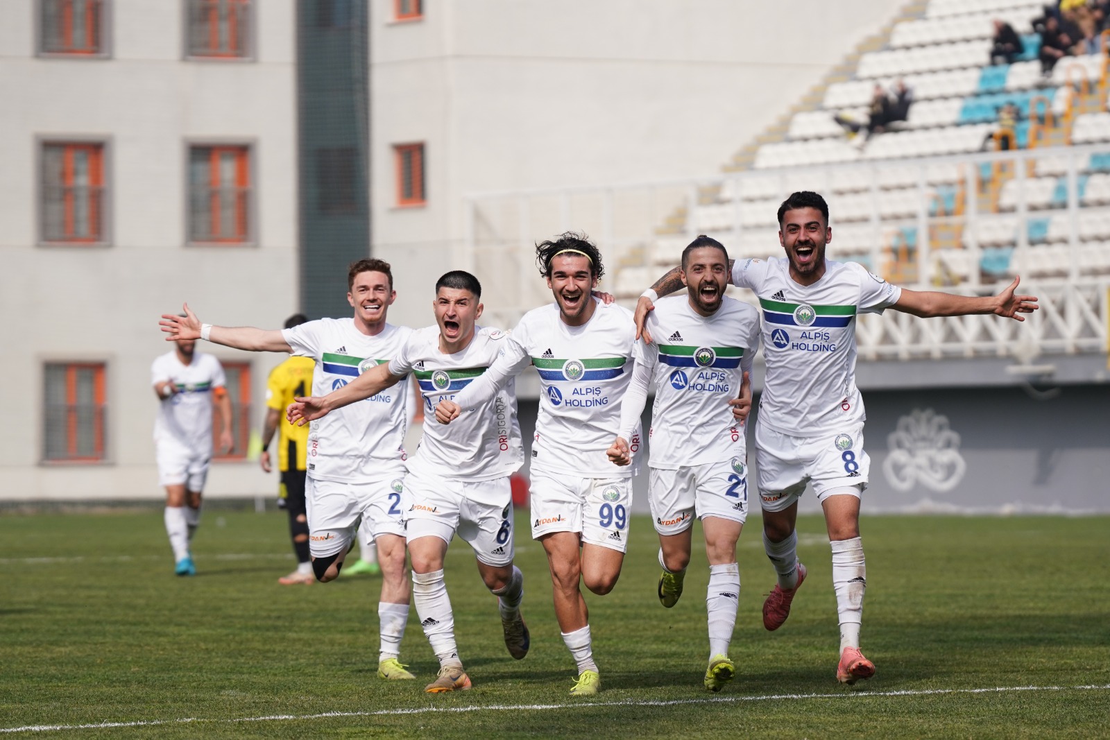 Bursa Nilüfer FK farklı kazandı