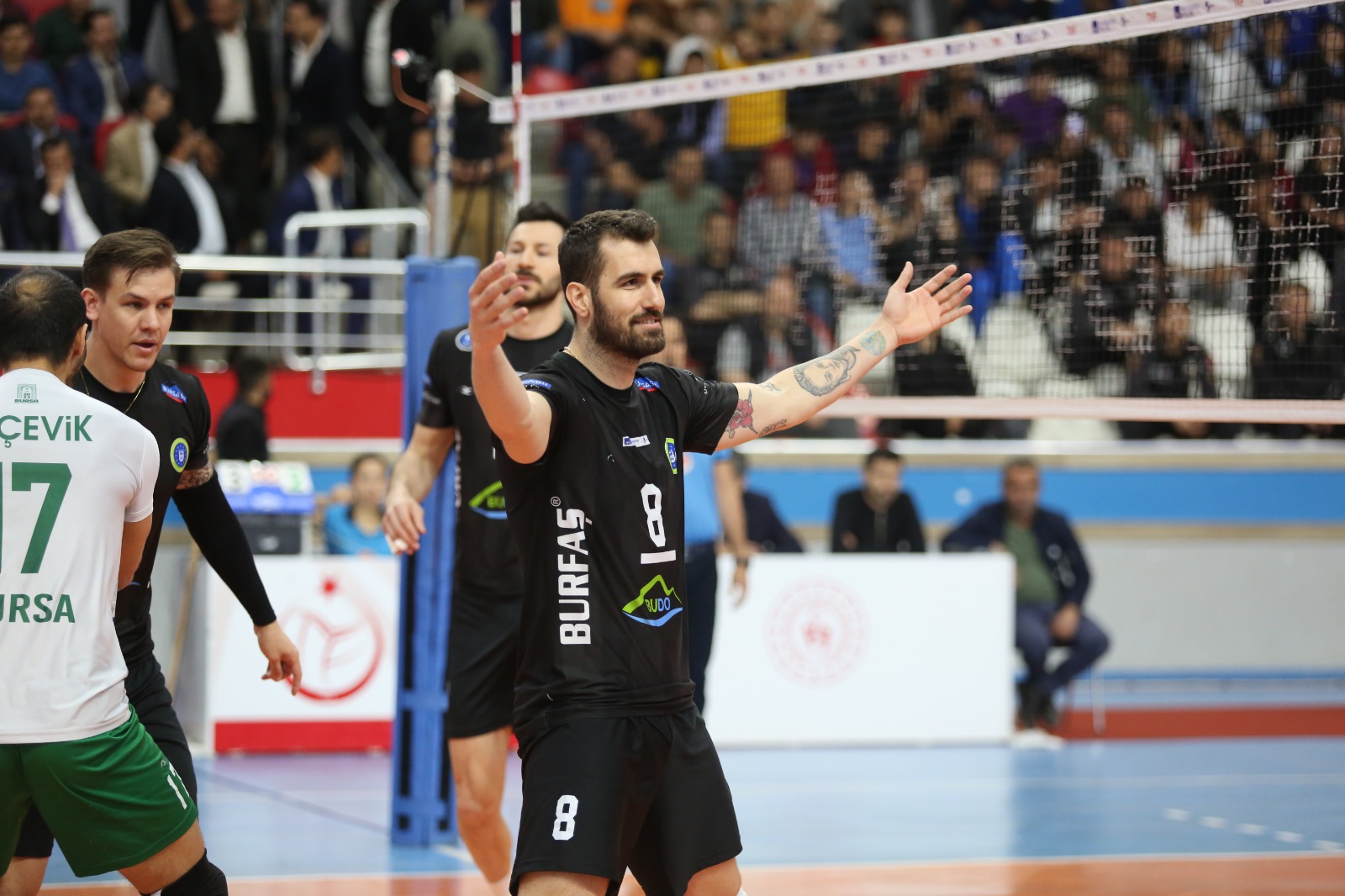 Kaptan Gökhan yuvaya döndü