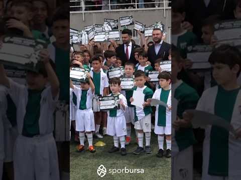 Mezun olan Küçük Timsahlar’dan Başkan Çelik’e sevgi çemberi.. 🐊 #sporbursa #enesçelik #bursaspor