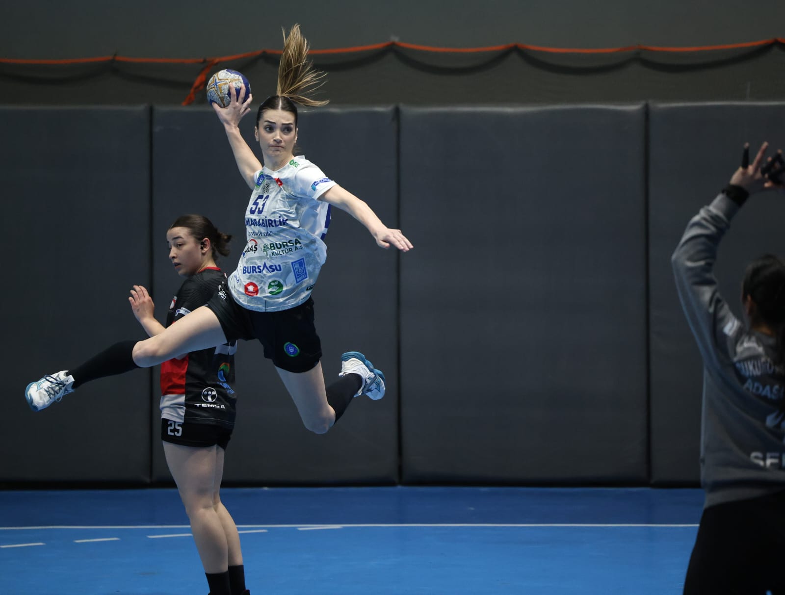 Ecem Birben yuvada kaldı!