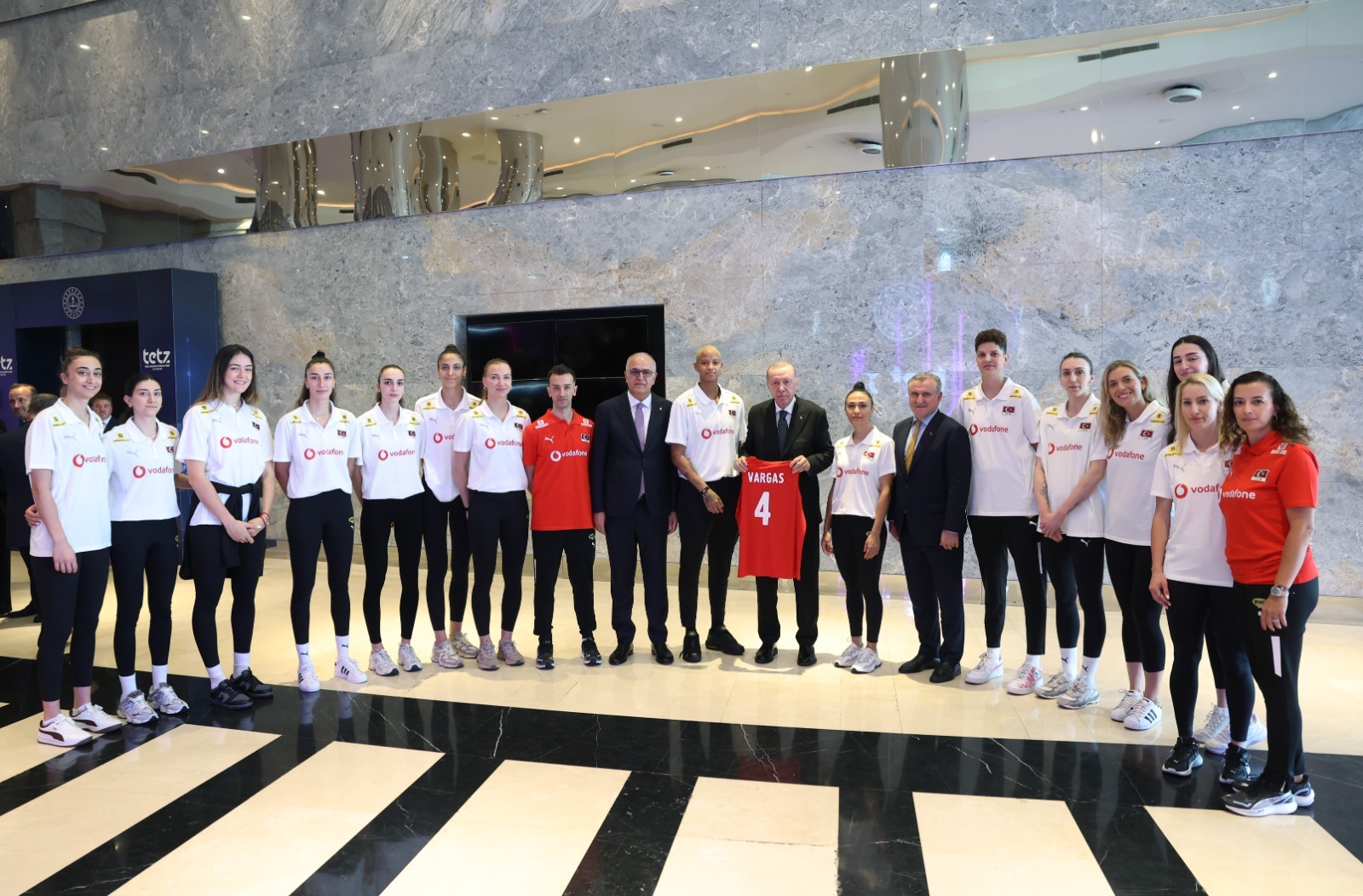 Erdoğan'dan voleybol mesaisi!