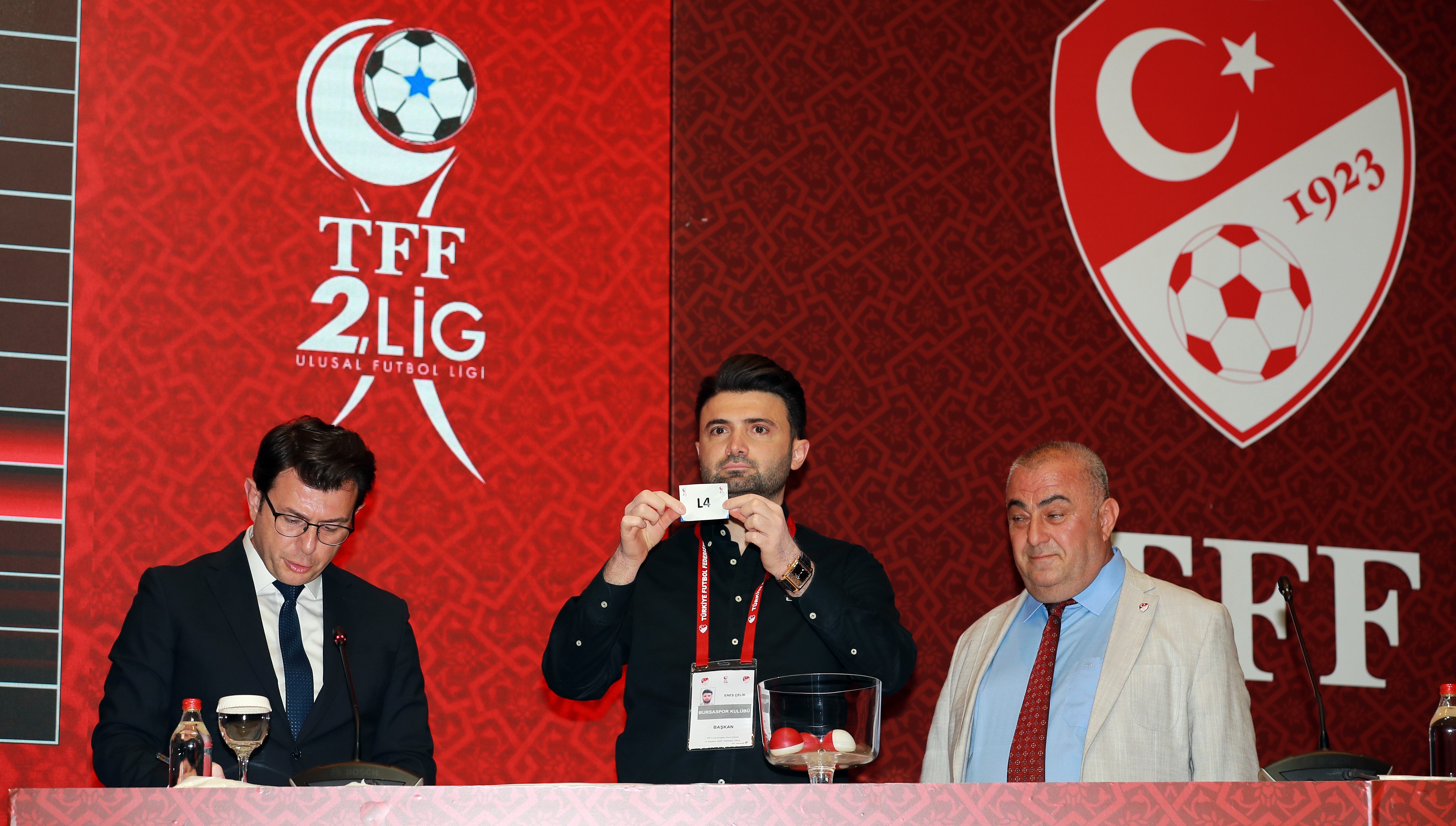 Bursaspor'un fikstürü çekiliyor