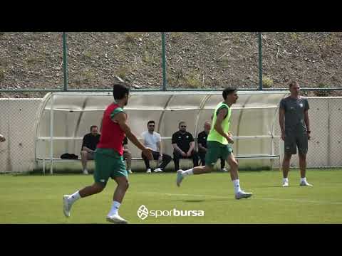 Başkan Enes Çelik Bursaspor&#39;un sabah gerçekleştirdiği antrenmanı izledi... #sporbursatr #bursaspor