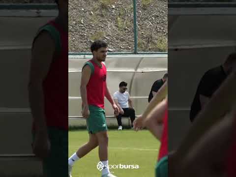 Başkan Enes Çelik Bursaspor&#39;un sabah gerçekleştirdiği antrenmanı izledi... #sporbursatr #bursaspor