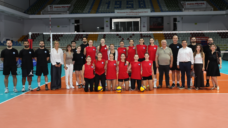 Nilüfer Belediyespor voleybolda sezonu açtı