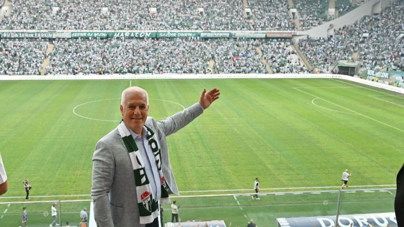 Bozbey, Bursaspor'un 8-0'lık galibiyetini kutladı