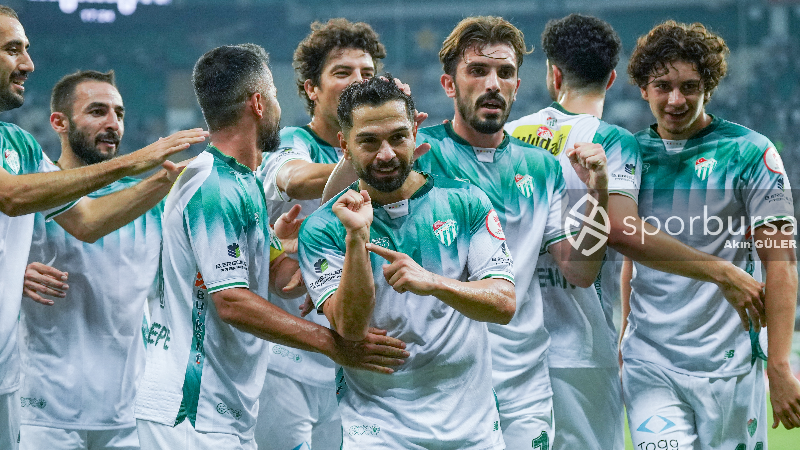 Bursaspor'un farklı Söğütspor galibiyetinin foto öyküsü