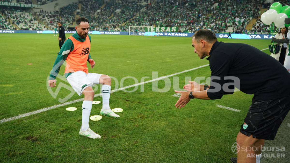 BURSASPOR - MENEMEN FK MAÇ FOTOĞRAFLARI