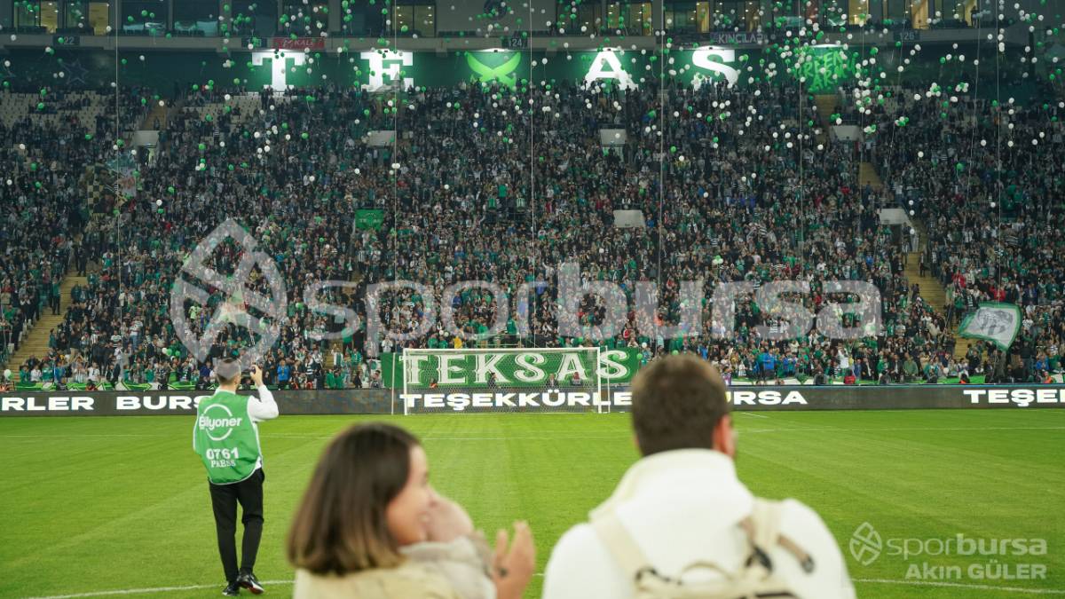BURSASPOR - MENEMEN FK MAÇ FOTOĞRAFLARI