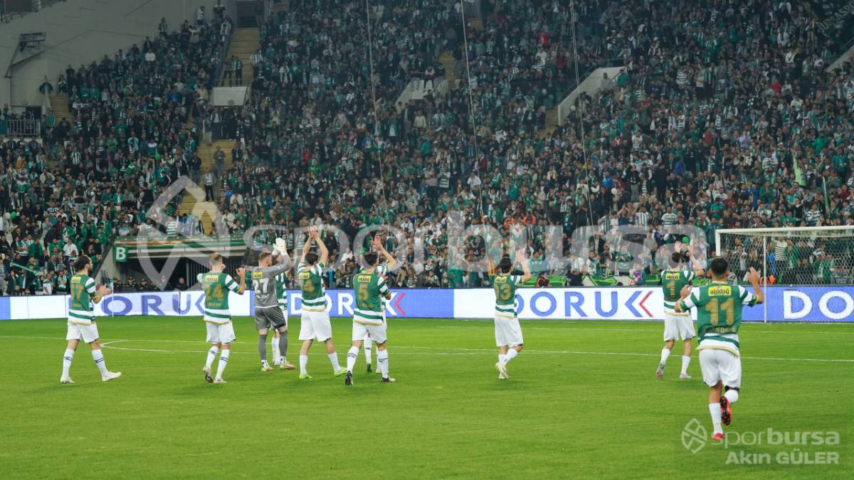 BURSASPOR - MENEMEN FK MAÇ FOTOĞRAFLARI