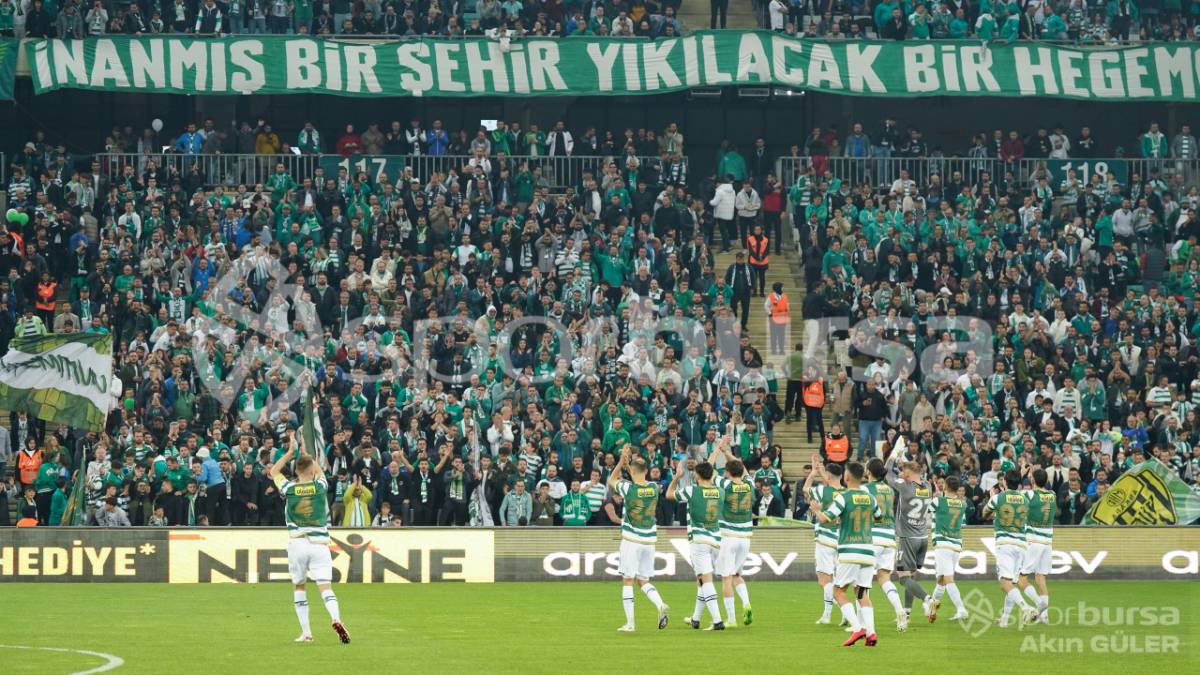 BURSASPOR - MENEMEN FK MAÇ FOTOĞRAFLARI