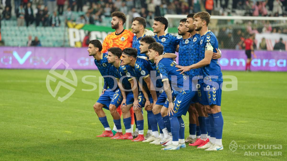 BURSASPOR - MENEMEN FK MAÇ FOTOĞRAFLARI
