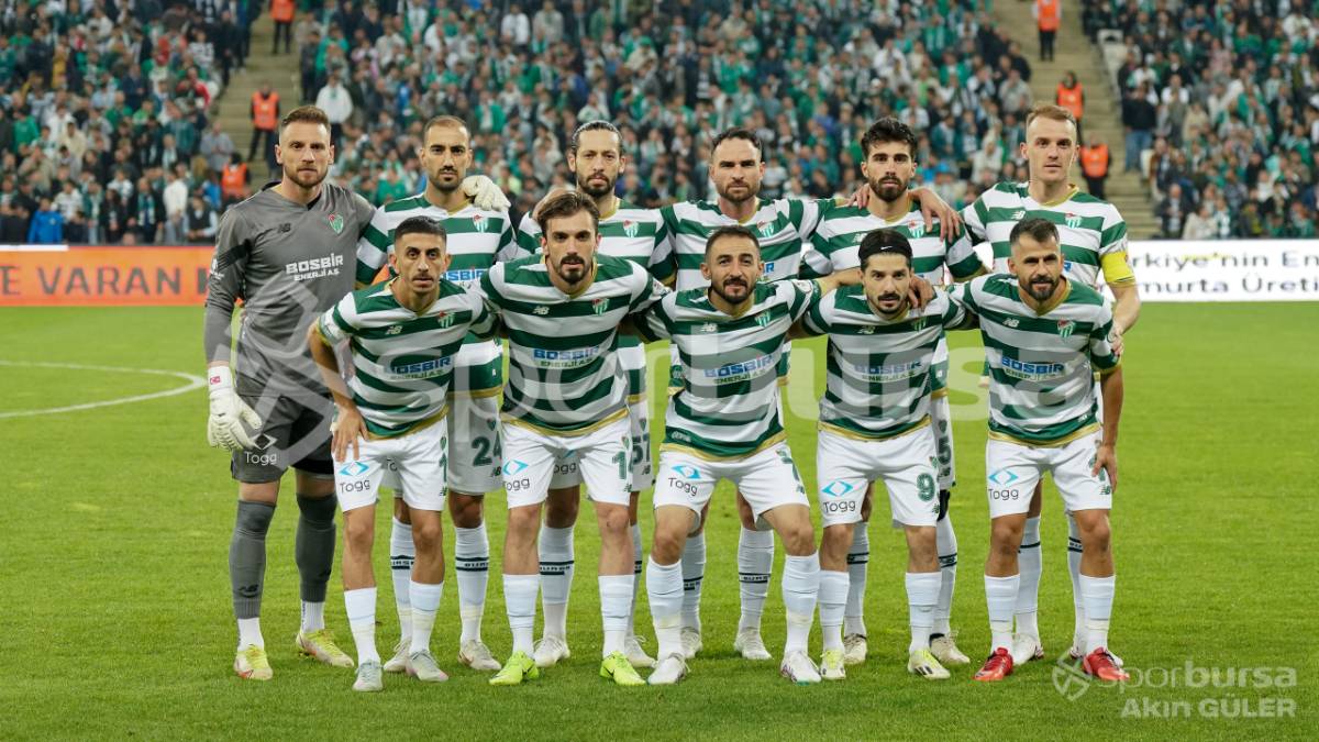 BURSASPOR - MENEMEN FK MAÇ FOTOĞRAFLARI