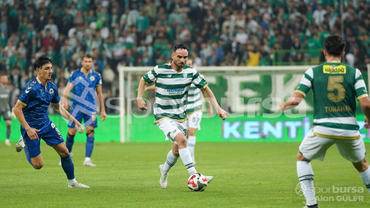 BURSASPOR - MENEMEN FK MAÇ FOTOĞRAFLARI