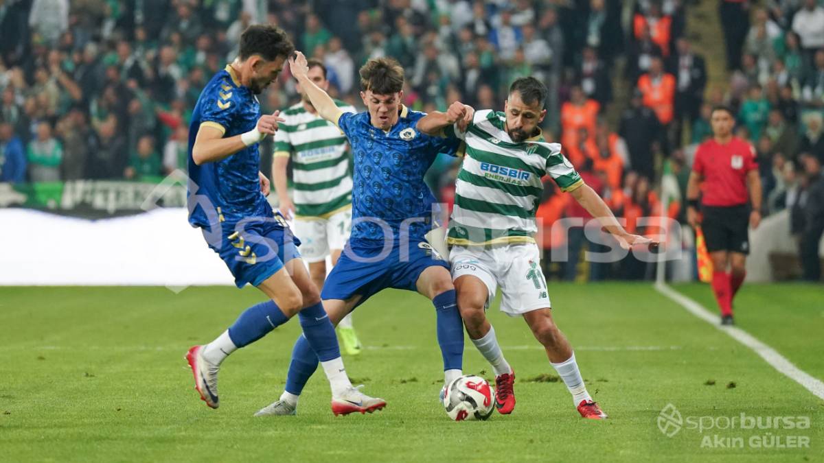 BURSASPOR - MENEMEN FK MAÇ FOTOĞRAFLARI