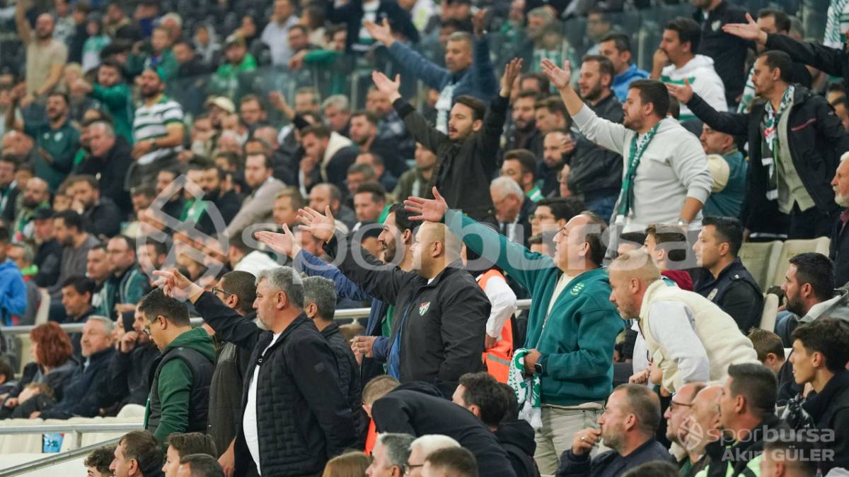 BURSASPOR - MENEMEN FK MAÇ FOTOĞRAFLARI