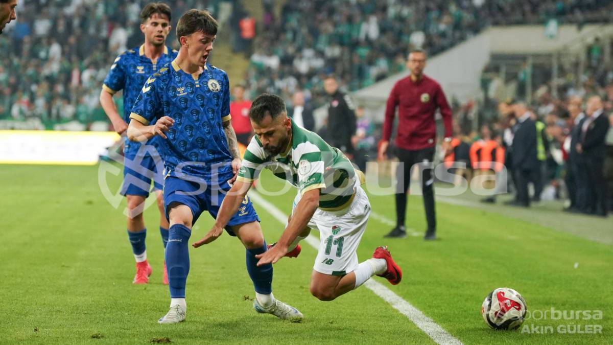 BURSASPOR - MENEMEN FK MAÇ FOTOĞRAFLARI