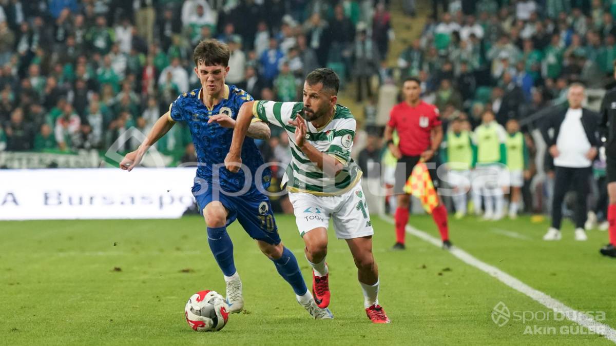 BURSASPOR - MENEMEN FK MAÇ FOTOĞRAFLARI