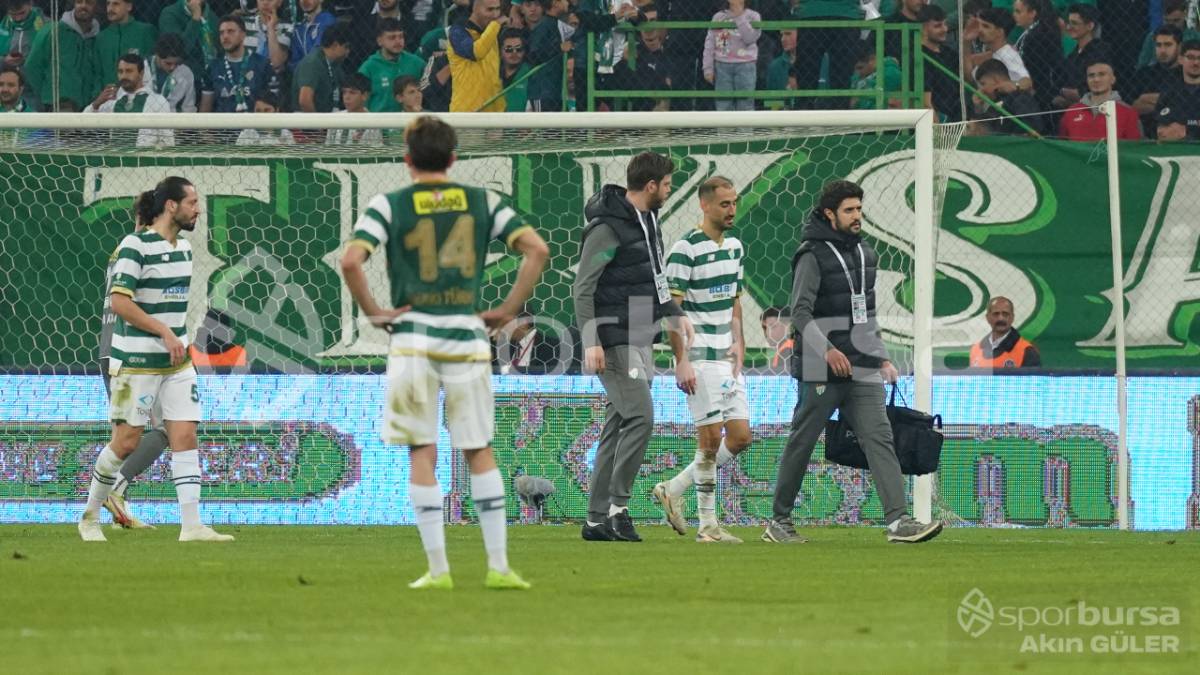 BURSASPOR - MENEMEN FK MAÇ FOTOĞRAFLARI