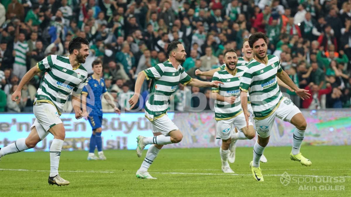 BURSASPOR - MENEMEN FK MAÇ FOTOĞRAFLARI