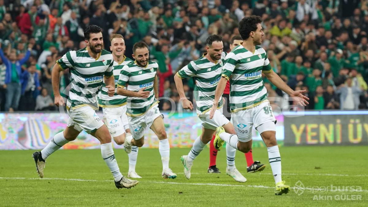 BURSASPOR - MENEMEN FK MAÇ FOTOĞRAFLARI