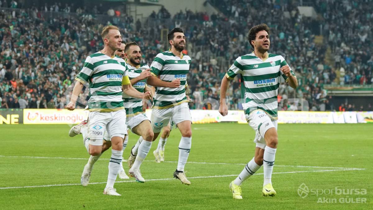 BURSASPOR - MENEMEN FK MAÇ FOTOĞRAFLARI