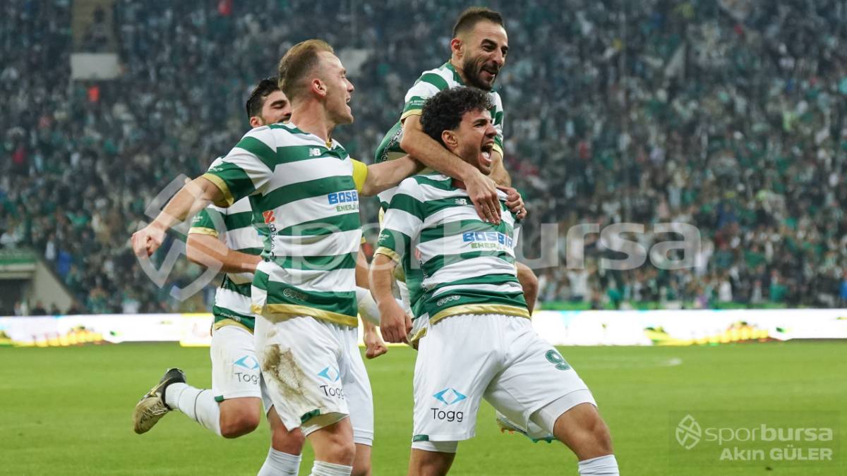 BURSASPOR - MENEMEN FK MAÇ FOTOĞRAFLARI