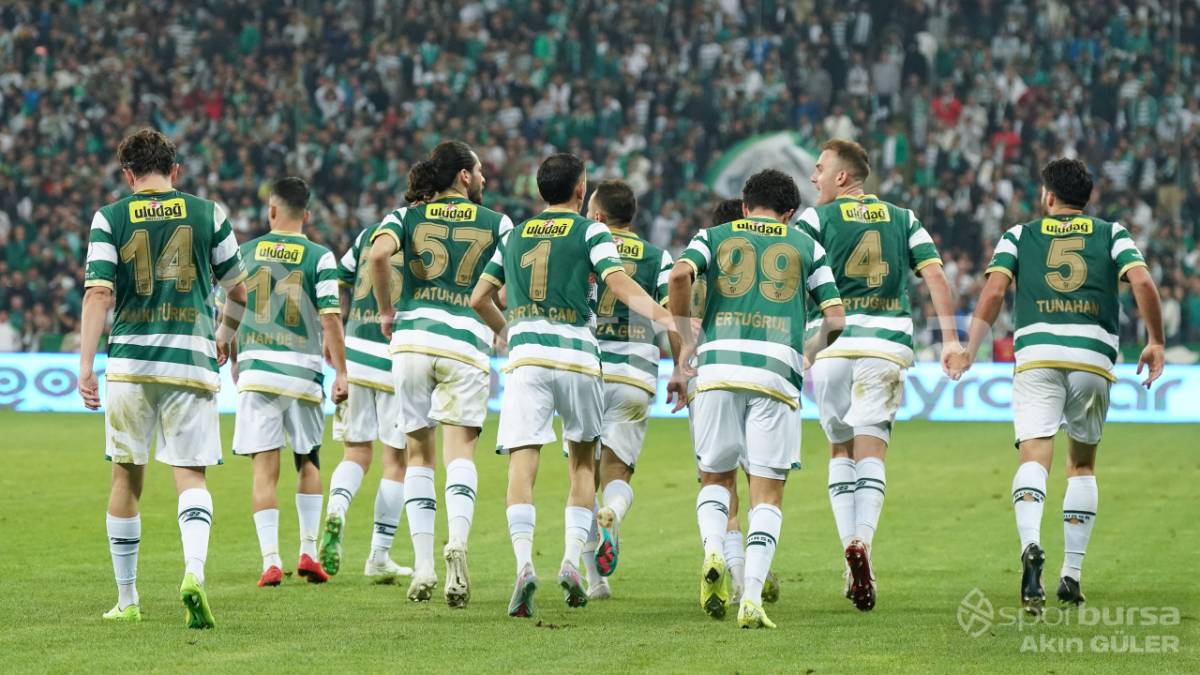 BURSASPOR - MENEMEN FK MAÇ FOTOĞRAFLARI