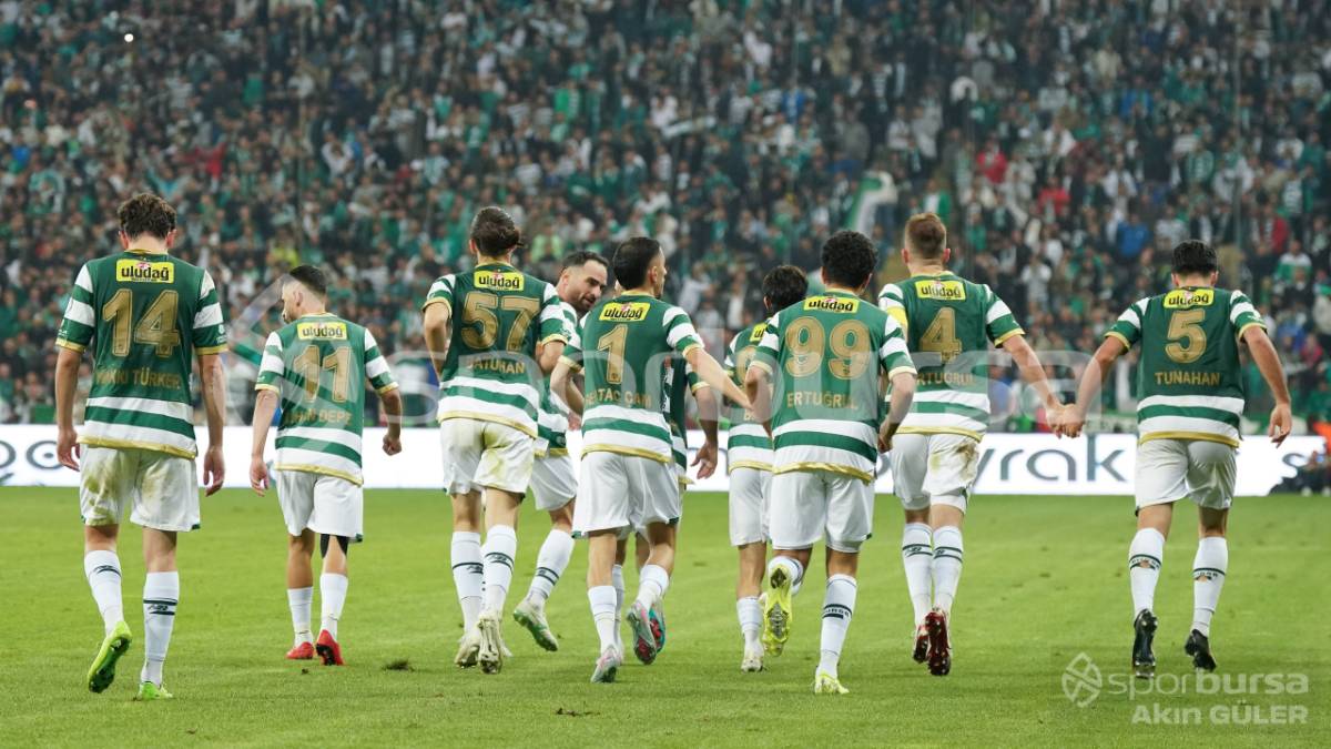 BURSASPOR - MENEMEN FK MAÇ FOTOĞRAFLARI