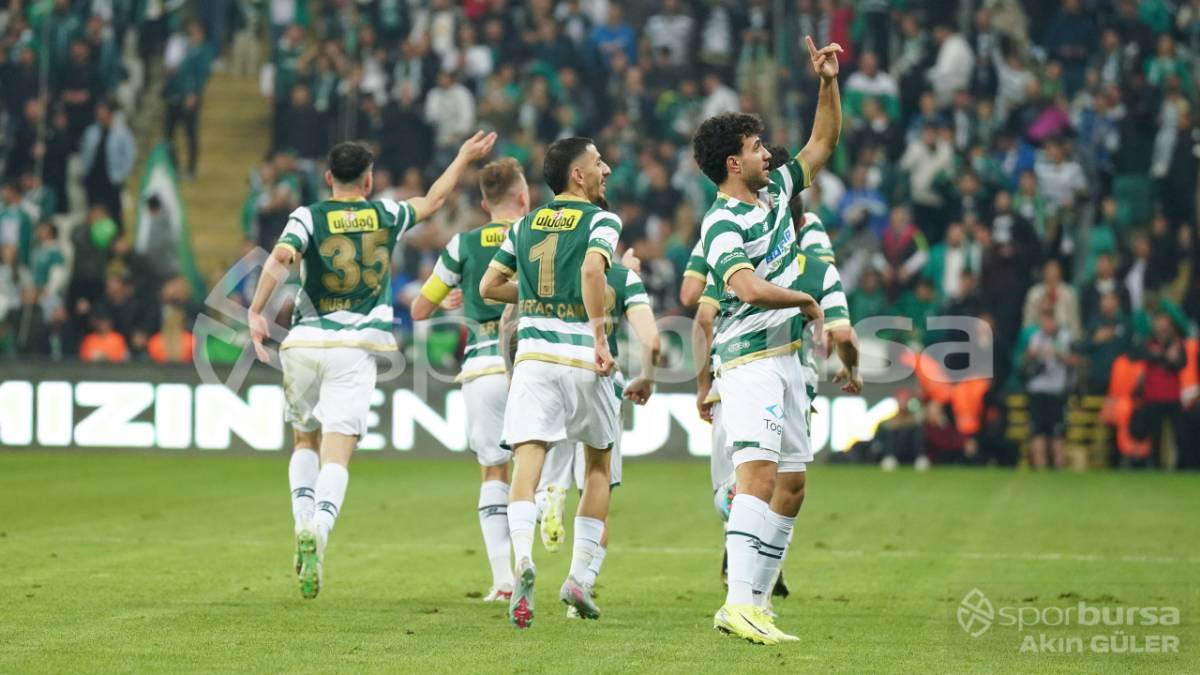 BURSASPOR - MENEMEN FK MAÇ FOTOĞRAFLARI