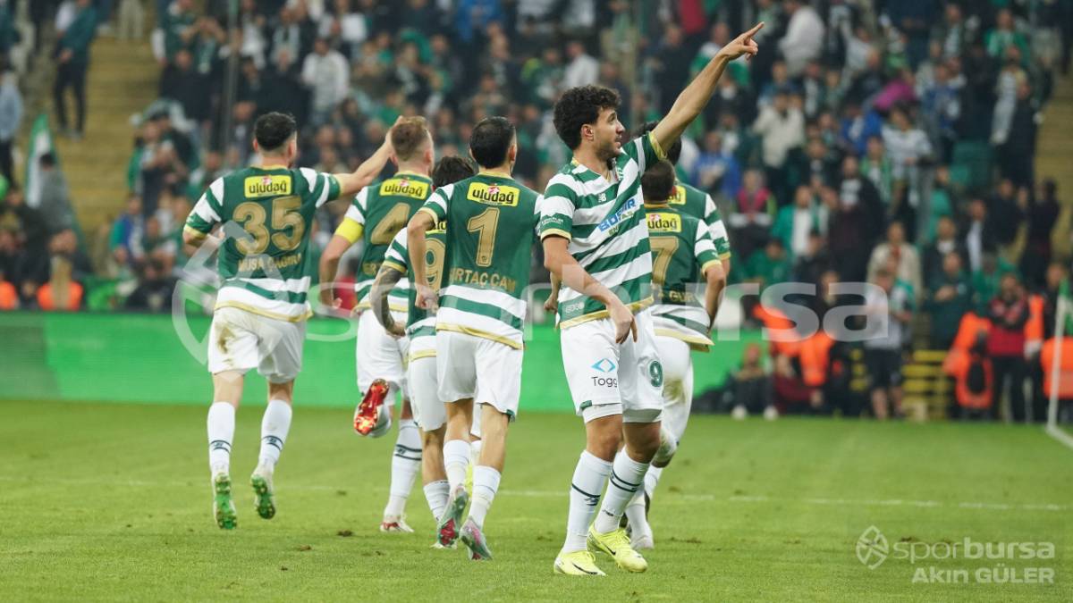 BURSASPOR - MENEMEN FK MAÇ FOTOĞRAFLARI