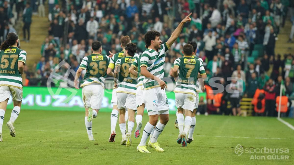 BURSASPOR - MENEMEN FK MAÇ FOTOĞRAFLARI