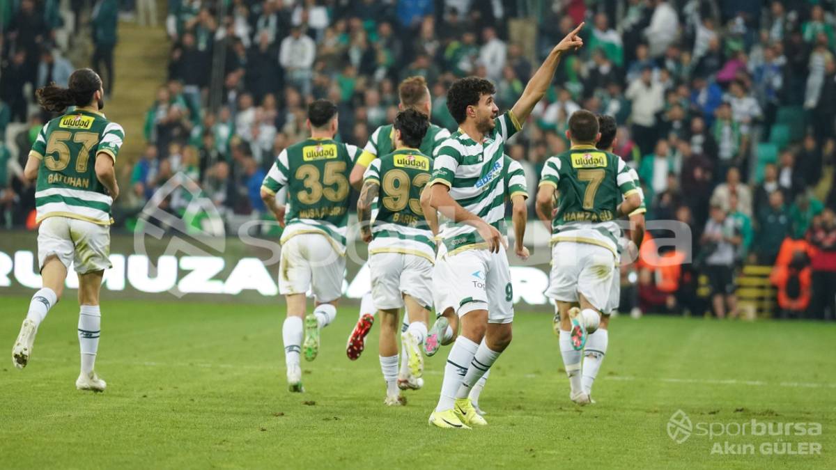 BURSASPOR - MENEMEN FK MAÇ FOTOĞRAFLARI